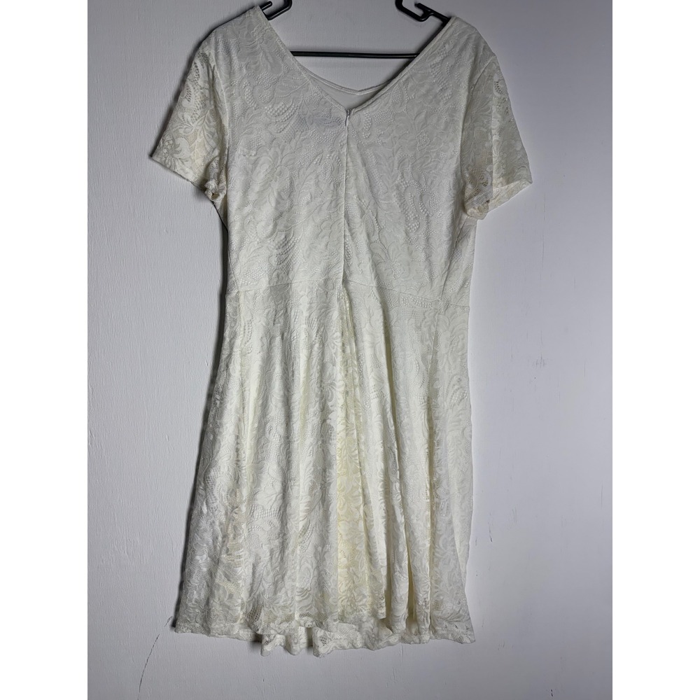 Bridesmay White Floral Lace Cocktail Dress Short Sleeve V-Neck A-Line 2XL